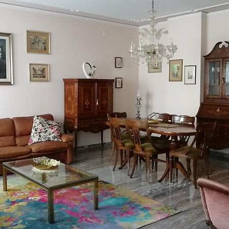 Giove Apartment Местре Екстериор снимка