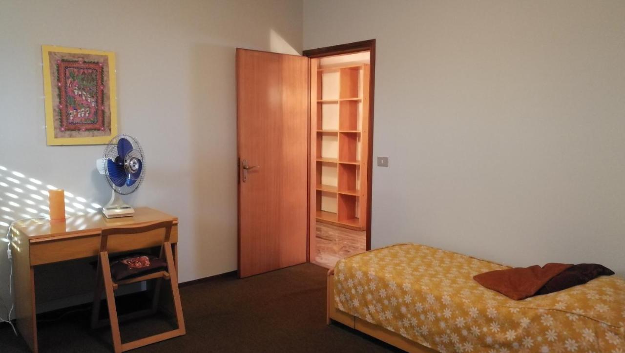 Giove Apartment Местре Екстериор снимка