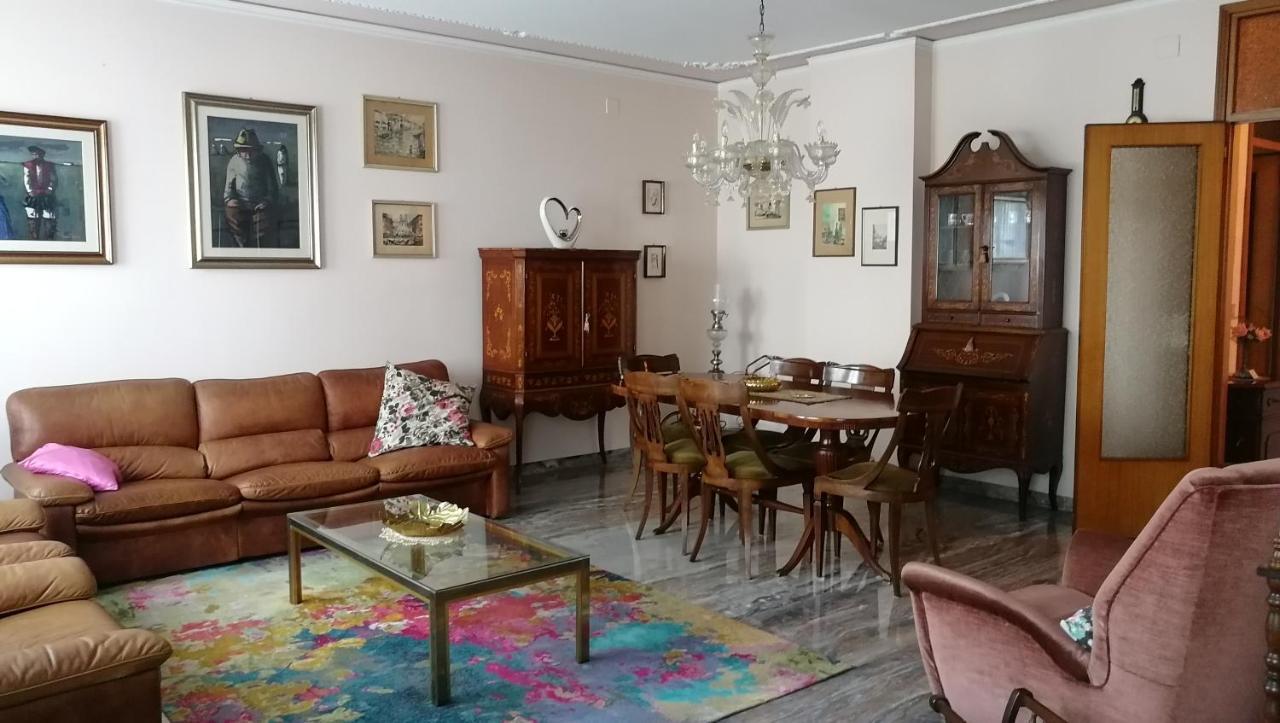 Giove Apartment Местре Екстериор снимка